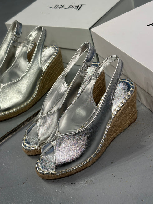 CAPRI GÜMÜŞ HASIR DOLGU TOPUK SANDALET